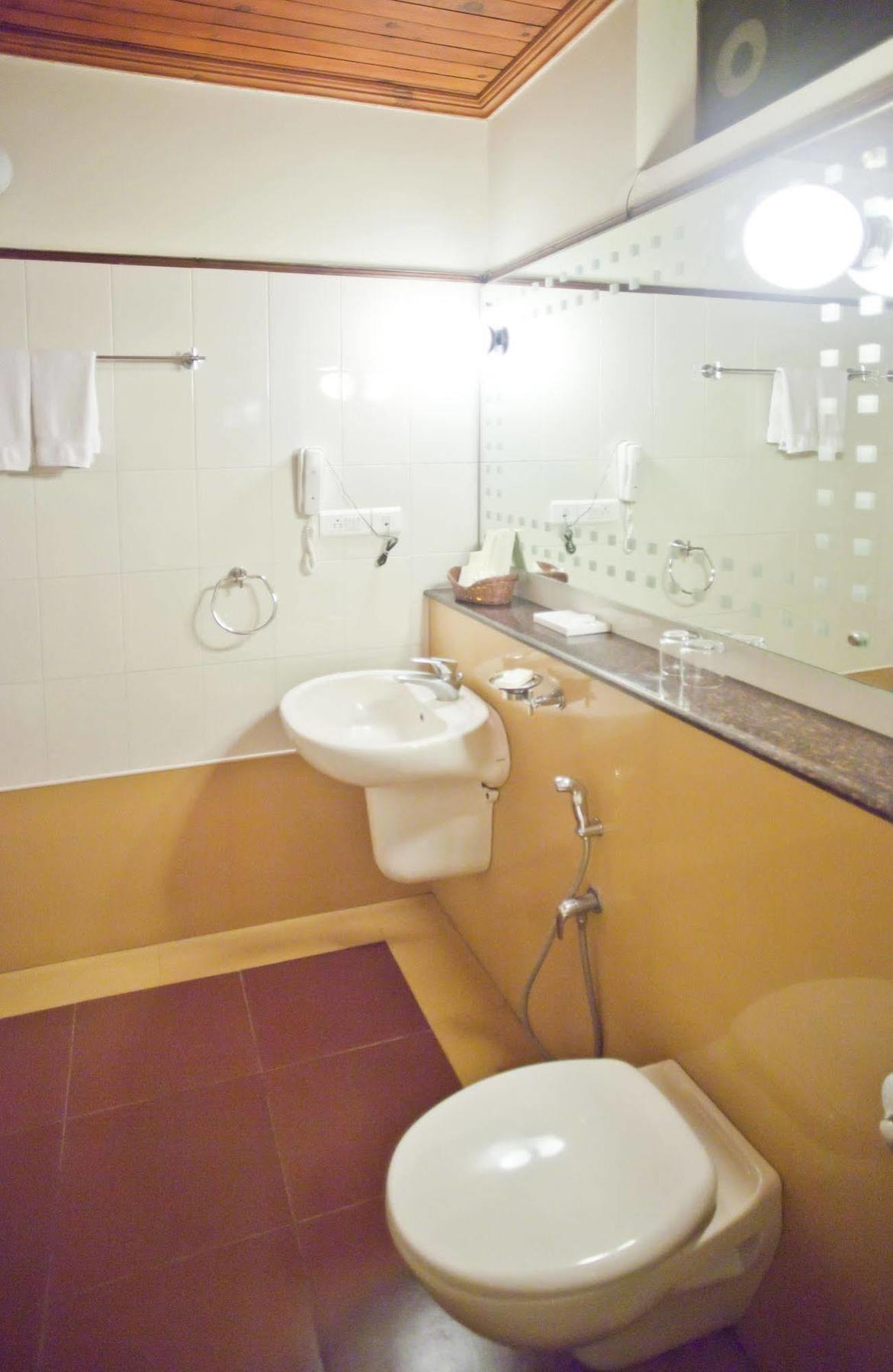 Elephant Court Thekkady Ngoại thất bức ảnh